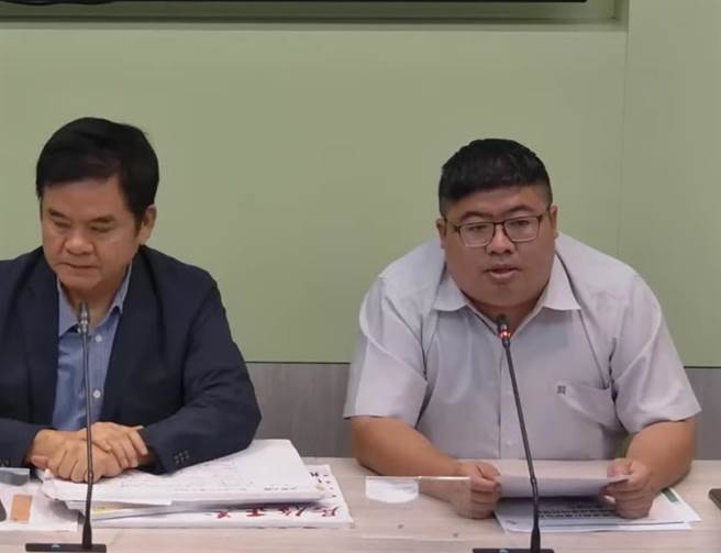 民进党立委蔡易余表示，事实上提名策略上有艰困选区也有每个选区状况，希望提名最适当的选将。（摘自民进党立院党团直播）