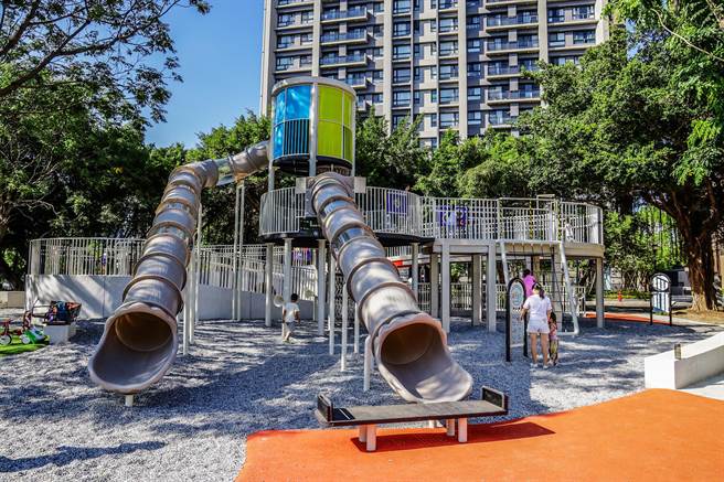 县府打造22座特色公园已完成19座，持续推动「一乡镇一特色公园」补助计画。（罗浚滨摄）