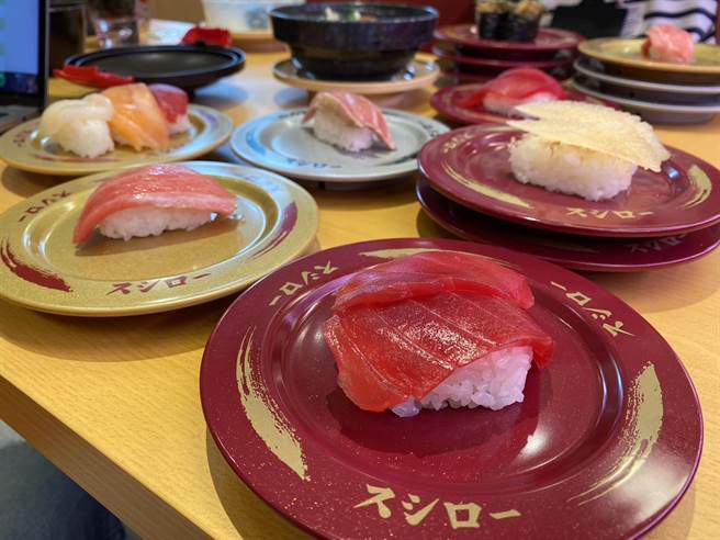 寿司郎杨梅中山店11日盛大开幕，推出开幕优惠活动。（蔡明亘摄）