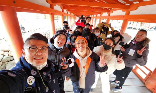 《木曜4超玩》百万团队惊传集体离职。（图／摘自邰智源邰邰IG）