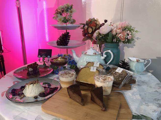 活動也有「口袋獵人召集計畫」，於7月15日至8月27日至商圈官方Facebook 粉絲專頁「走！去東區」，上傳私藏口袋名單店家，有機會拿獎品。（張芷瑜攝）