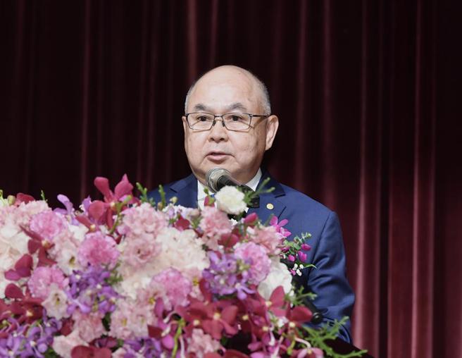 （全国船联会举行第69届航海节庆祝大会，船联会理事长、长荣海运（2603）董座张衍义主持。图／王德为）