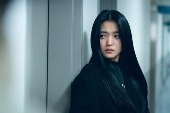 金泰梨主演《恶鬼》首播就拿下收视冠军。（Disney+提供）