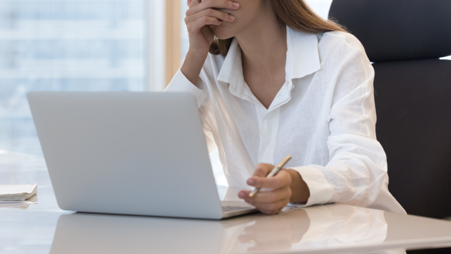 一名在公司任职10年的网友表示，去年结婚公司只给他休婚假。（图／示意图，达志影像）