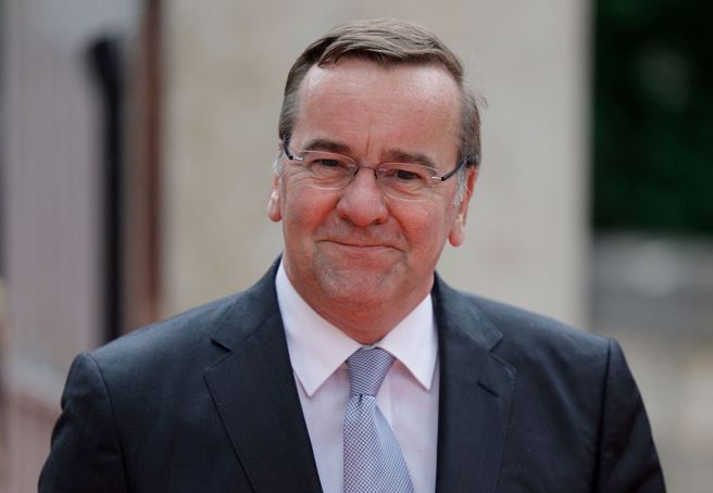 乌克兰未受邀加入北约感到失望，德国国防部长佩斯托瑞斯则表示，只要战争结束，并满足入盟条件，「很快就可加入北约」。（图/路透社）