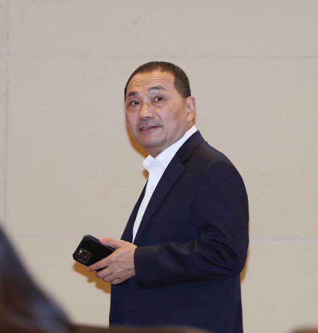 國民黨總統參選人侯友宜競選辦公室執行長金溥聰認為侯友宜向拉丁美洲的左派領導人。新北市長侯友宜（圖）12日出席市政會議。（劉宗龍攝）