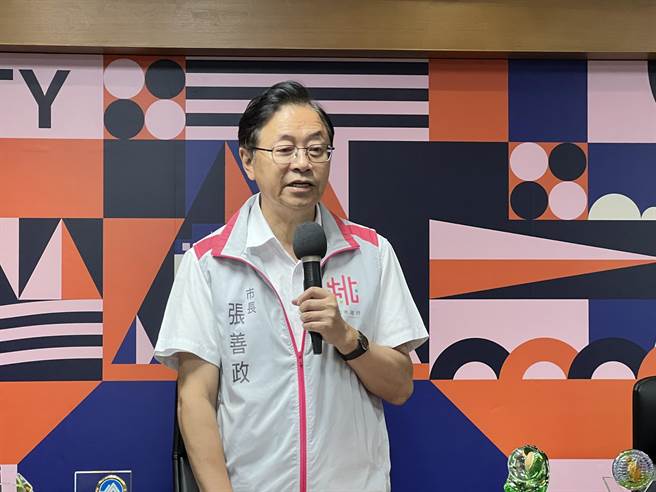 催生1200月票终上路，桃园市长张善政强调绝非大撒币，不但是大眾运输新的里程碑，更是改造城乡风貌和人口分布的潜在催化工具。（蔡依珍摄）