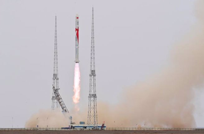 朱雀二号遥二运载火箭发射成功。（新华社）