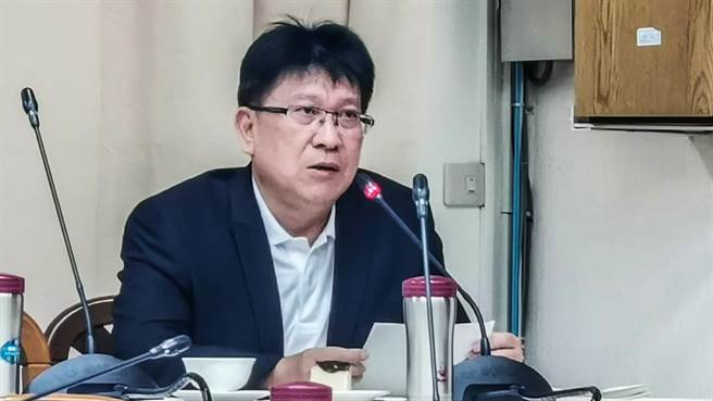 國民黨立委林思銘批民進黨外役監修法雙標。（林思銘辦公室提供／羅浚濱新竹傳真）