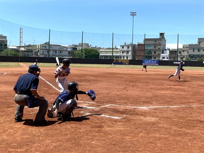 少棒组11支球队将一连鏖战4天共23场比赛，冠军战则于15日举行。(于家麒摄)