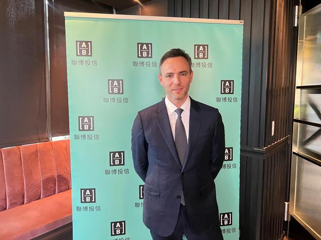 （联博集团亚洲(不含日本)固定收益事业发展主管Thierry Taglione在12日在下半年展望记者会时表示，联博预估下半年可能会二码升息空间。（图／黄惠聆）
