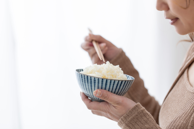 北科大学生因为热炒店供应白饭不及，上网狂刷一星负评，意外引发「白饭之乱」。（示意图／shutterstock）