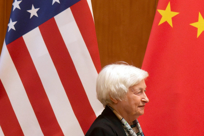 2023年7月8日，北美国财政部长叶伦（Janet Yellen）和中国国务院副总理何立峰在会见时资料照。（路透社）