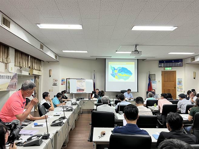 参山国家风景区管理处12日召开说明会，研议纳入北沟故宫遗址、雾峰林家花园古蹟群、光復新村等300多公顷土地。(林欣仪摄)