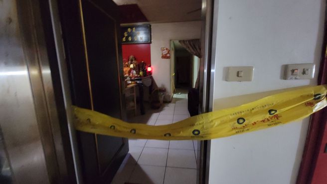 基隆驚爆情殺！男持刀砍殺女友，警封鎖現場男落網。(翻攝畫面)
