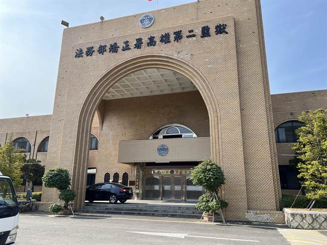 高雄二监副典狱长蔡鸿源表示，陈致中身分较特殊，为避免让政治立场不同收容人出现叫嚣等行为，因此陈入监后曾短暂住「爱舍」15房单人房。（本报资料照片）