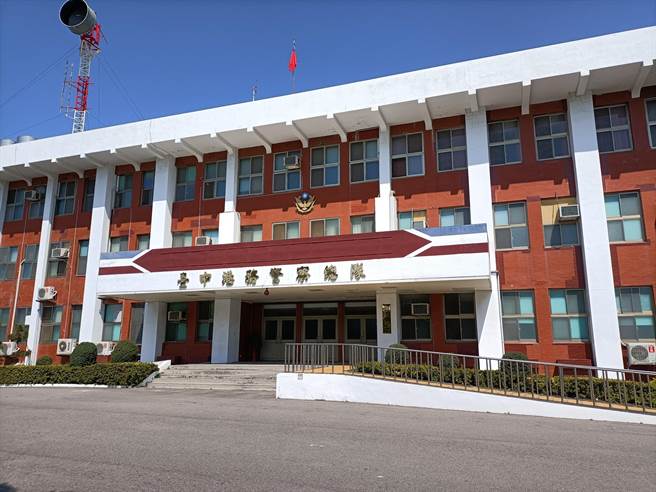 台中港警總隊9名員警涉嫌非法取得動力小艇執照。（陳淑娥攝）