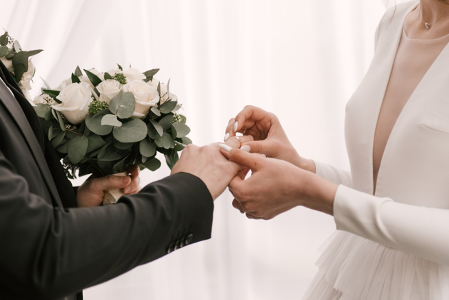 妹子甜嫁美國，超扯真相讓男同事全崩潰。（圖／shutterstock）