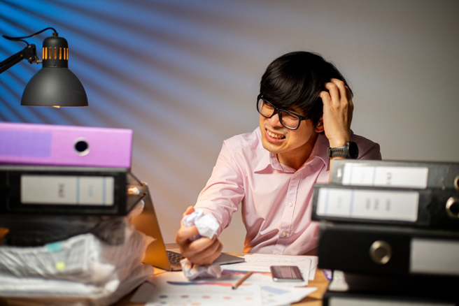 天秤座、處女座、水瓶座總是心太軟，無法果斷拒絕他人請求。（示意圖／Shutterstock）