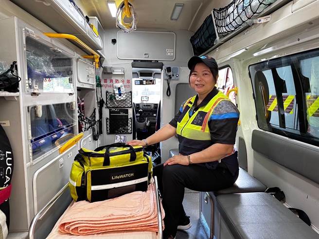 吳可芸8年內協助救護案件超過500件，榮獲全國救護志工菁英的殊榮。（彰化縣消防局提供／孫英哲彰化傳真）