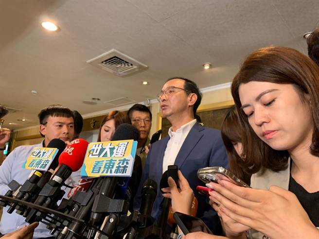 徵召韩冰选立委？朱立伦：赞成更多优秀年轻同志为国民党打拚。（叶德正摄）