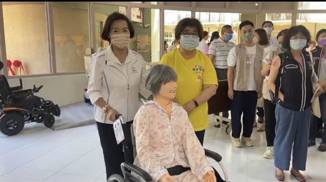 羅東聖母醫院今年1月承接宜蘭縣政府「宜蘭縣溪南輔具資源中心」，至今已服務逾4000人次。（民眾提供／吳佩蓉宜蘭傳真）