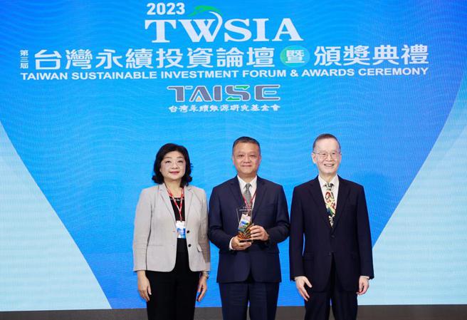 從財富管理到ESG，永豐金證券上半年榮獲包括第三屆台灣永續投資獎「機構影響力證券組-楷模」在內，共13項大獎。永豐金證券總經理張李章隆（圖中）。（圖／永豐金證券提供）
