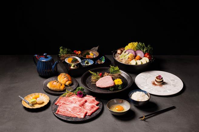 「金月寿喜烧」套餐首创整块A5夏多布里昂入锅的吃法，3480元。（金月提供／朱世凯台北传真）