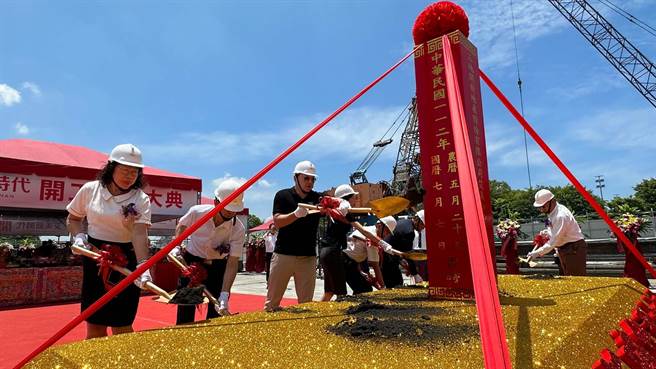 近日台南平实重划区的新案「艾美新时代」也动土，该案为台南区内第一个地上权案。（柯宗纬摄）