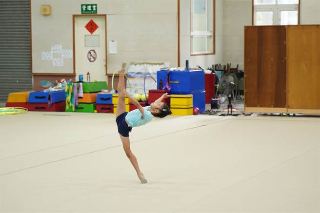 桃园市长张善政，慰勉成都世大运桃园参赛选手为国家与桃园争光。(体育局提供／吕筱蝉桃园传真)