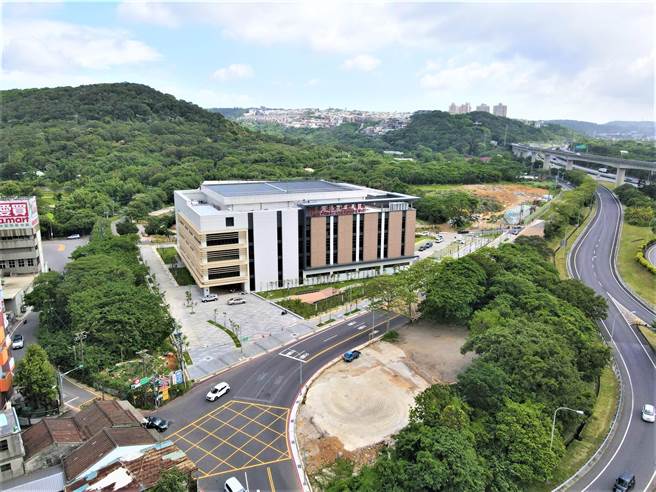 杨梅体育园区完工。(工务局提供／蔡依珍桃园传真)