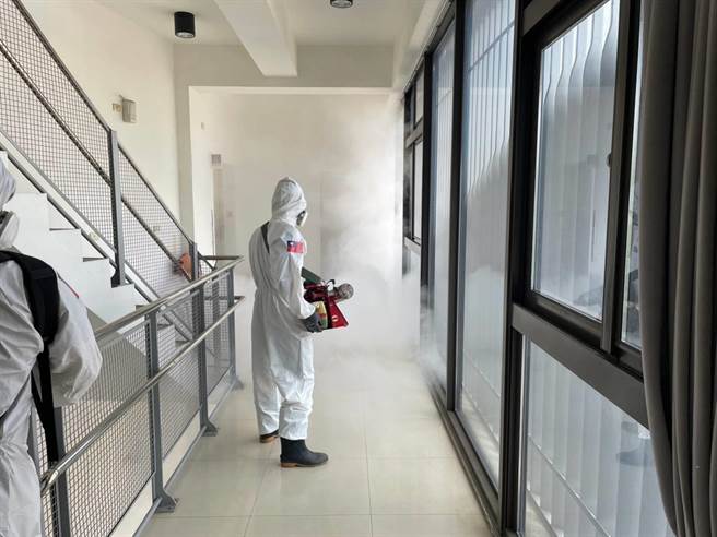 台南登革热累计已达311例，台南市登革热防治中心提醒，家庭群聚感染比例逾1成，民眾千万不能轻忽。(台南市登革热防治中心提供／曹婷婷台南传真)