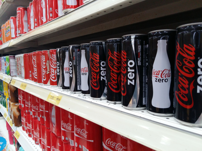 阿斯巴甜（Aspartame）是全球使用最广泛的甜味剂之一，出现在可口可乐的健怡可乐（Diet Coke）到的无糖口香糖中。（示意图 Shutter Stock）