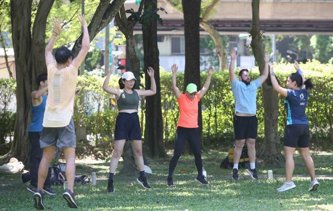 进入三伏天，由于特别炎热，同样运动可让燃烧脂肪效率提高3倍，被视为是减重最佳时机。(图／资料照、王英豪摄)