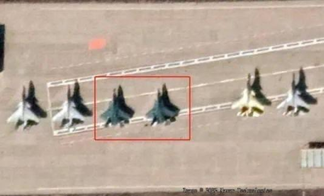 2022年4月被拍到的歼-35卫星照。（图／网路）