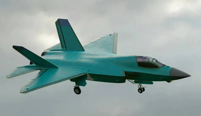 大陆对歼-35寄予厚望，希望它能在电磁弹射航母上拉近与美国航母战力的距离。（图／腾讯网）