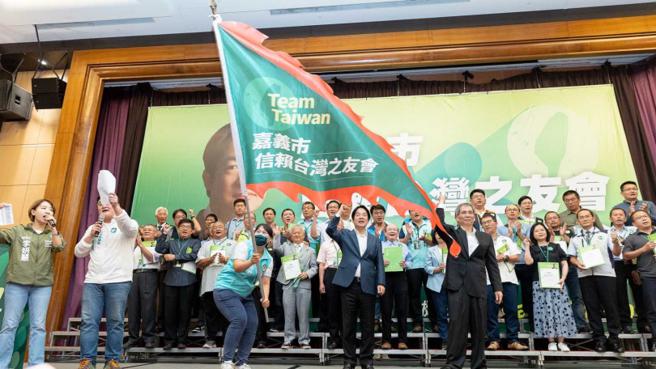 民進黨總統參選人賴清德與嘉義重要政壇領袖立委陳明文，兩人關係相敬如賓，而民進黨嘉義支持者又對賴有所不滿，恐影響嘉縣的總統得票率。（圖／翻攝賴清德臉書）