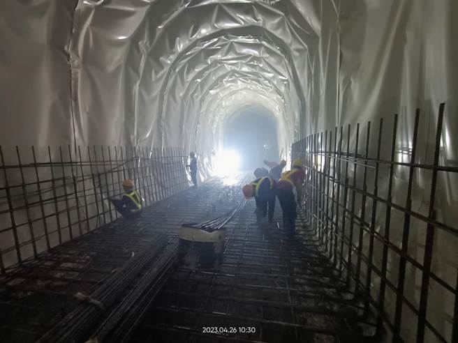 阿里山鐵路42號隧道已打通。（阿里山林鐵及文資管理處提供／廖素慧嘉市傳真）