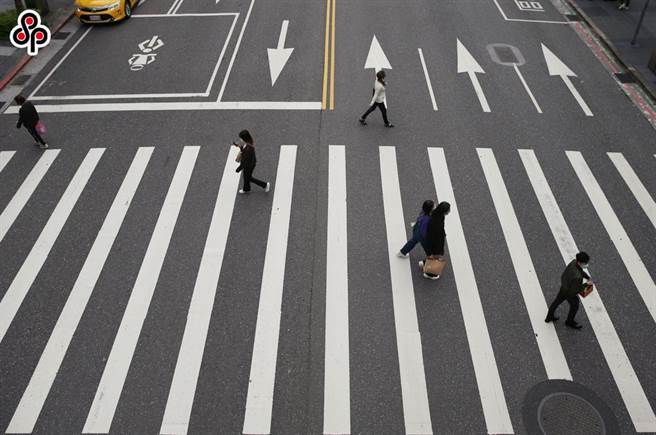 新冠肺炎從2019年開始，我國也深受衝擊，並曾在2021年實施「三級警戒」。（報系資料照）