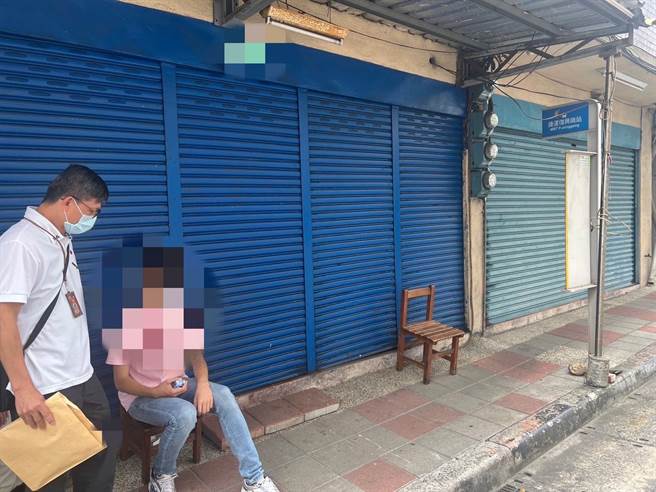 竹南警分局13日拘捕何嫌。（竹南警分局提供／谢明俊苗栗传真）