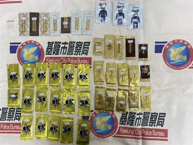 基隆市警方执行青春专案，于中正区搜出42包毒咖啡及安非他命。（基隆市警察局提供／徐佑升基隆传真）