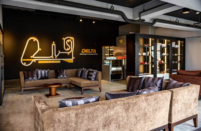 「大鹏赛道驾训中心」（Delta Motorsport Driving Centre）落址大鹏湾国际赛道首次开放的西侧最高塔楼。（尚腾提供）