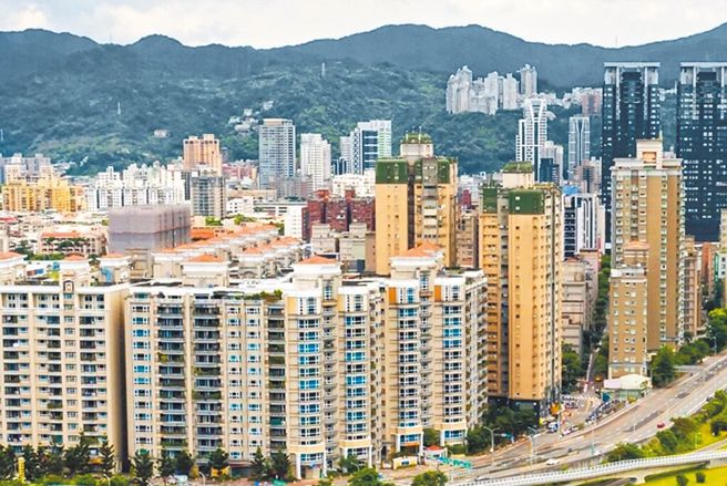 綠營參選人批，新北市長侯友宜放任新北成「囤房天堂」。對此，新北市府今反批，民進黨於最後一天才提案變更議程要審囤房稅，顯見綠營參選人做賊喊抓賊。（示意圖/達志影像）