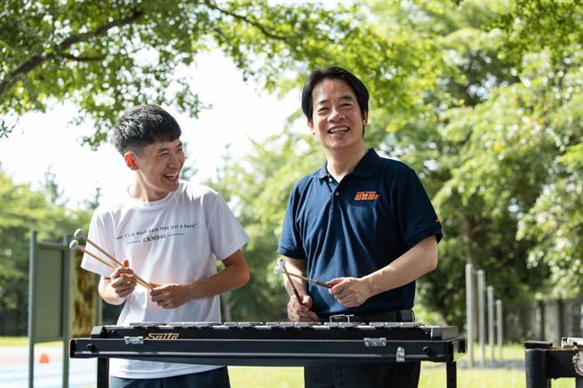 建中参加WAMSB世界乐旗大赛 赖清德为学弟妺打气：台湾是你们的靠山 。摘自赖清德脸书