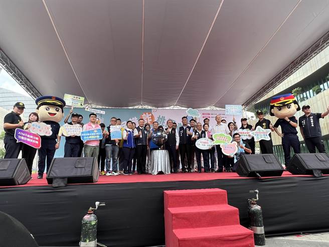 桃园分局举办的「全民识诈 桃园善好」青春预防犯罪宣导活动。（蔡依珍摄）