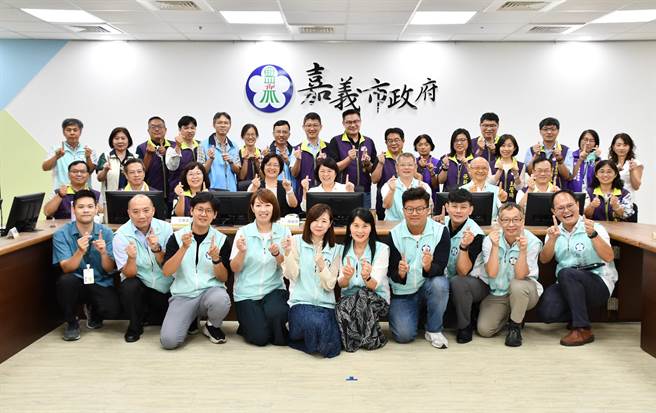 2025台灣設計展將在彰化縣舉行，彰化縣長王惠美特別率領縣府團隊，到嘉義市拜訪嘉義市長黃敏惠市府團隊，「雙惠」交流找靈感。（彰化縣政府提供／吳建輝彰化傳真）