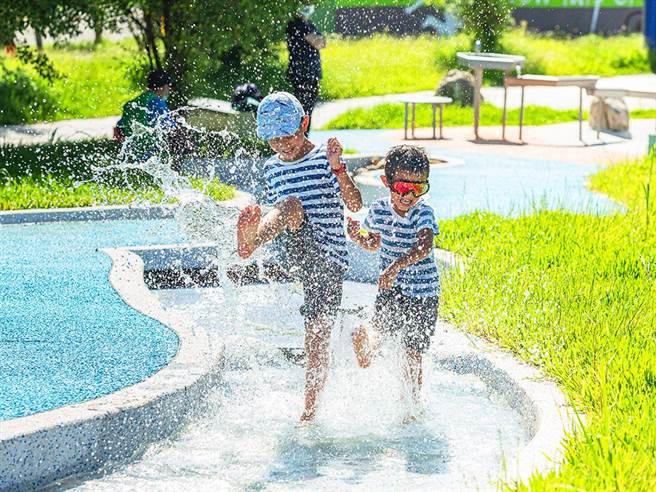 十四張歷史公園是新北市首座機能型防災公園，災時可變身成多功能的避難收容場所，多項設施兼具防災機能。（新北市政府提供）