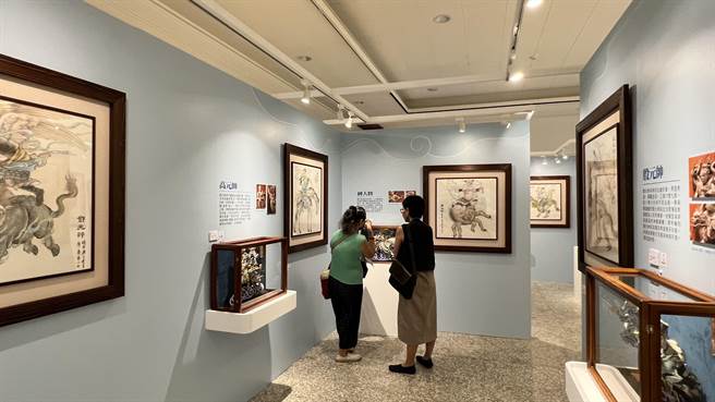 南市文化资产管理处集结工艺师陈三火、廖庆章及蔡德太的三十六官将作品，在总爷艺文中心举办「天罡艺象–三十六官将的府城艺匠神采」特展。（张毓翎摄）