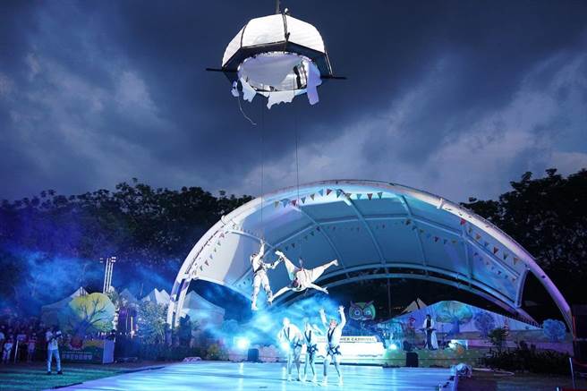 「屏东夏日狂欢祭」15日在潮州林后四林平地森林园区盛大登场，首日即超过10万人次朝圣。（屏县府提供／谢佳潾屏东传真）