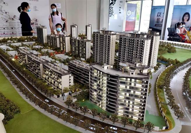 大陆国家统计局15日发布70城房价指数数据显示，今年6月，新房市场与二手房市场价格指数双双下跌。（示意图／中新社）